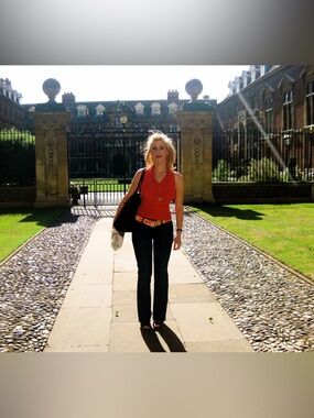 Meet your Posher, Dee